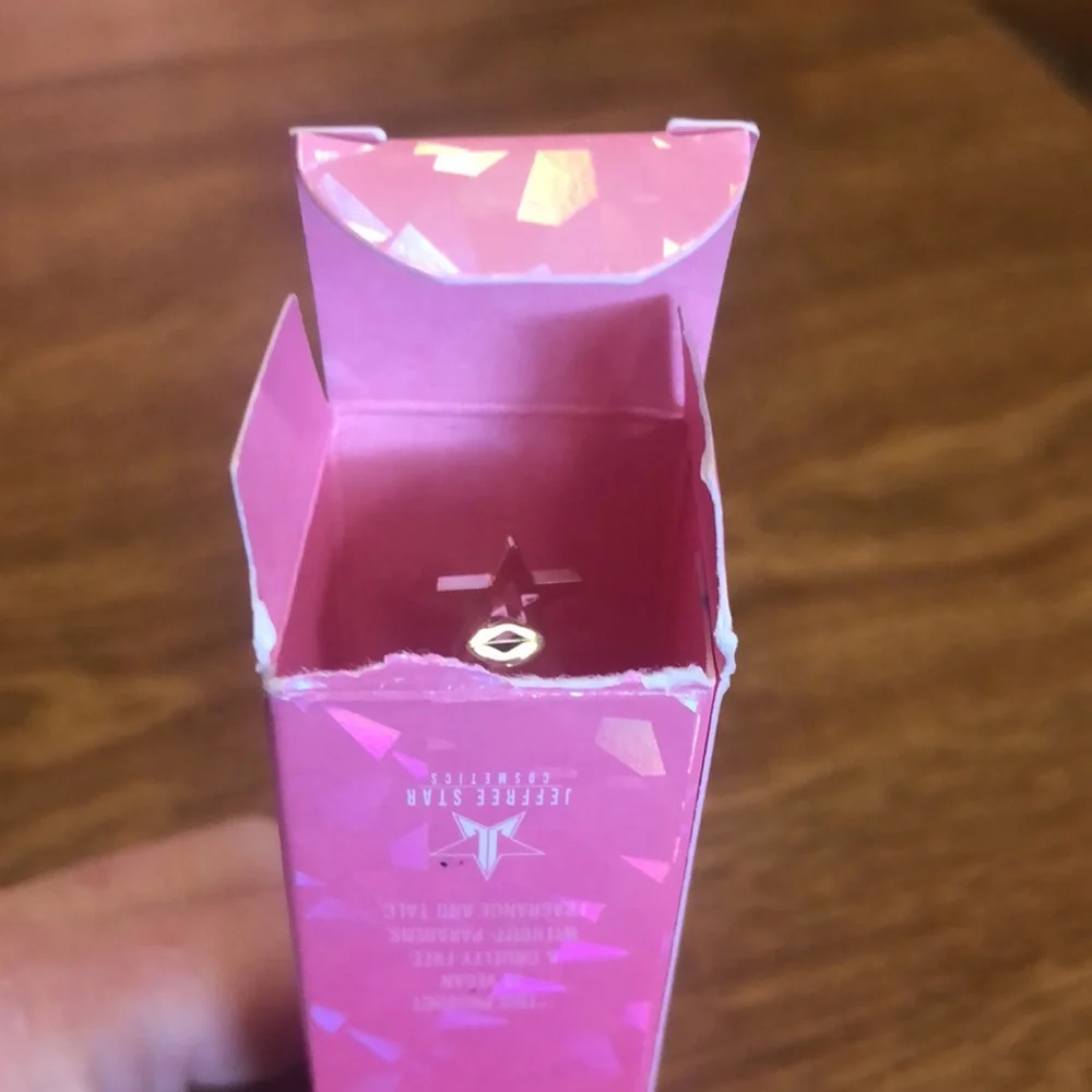 Jeffery Star Yellow Concealer new in box